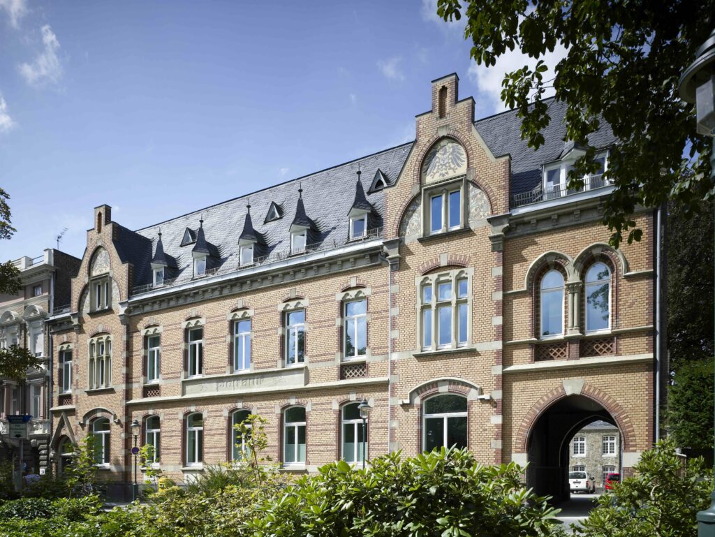 Revitalisierung eines historischen kaiserlichen Postamtes